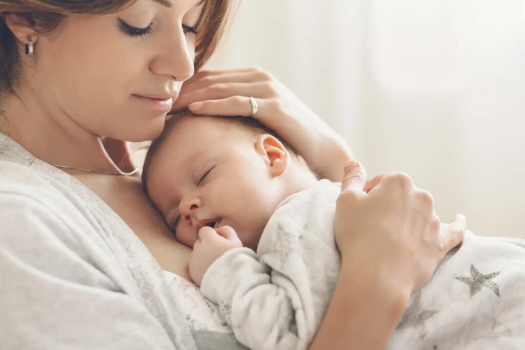 Breast-vs-Bottle-How-to-Navigate-Guilt-Surrounding-Feeding-Choices Organicbabyfood.shop
